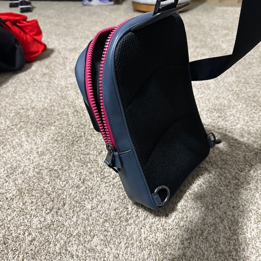 Coach one strap backpack - Picture 3 of 5